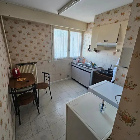 Chez Particulier à Petit Prix Centre Gare à 20 Min à Pieds Quarto em Acomodações Particulares Montluçon